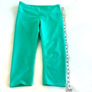ALO Yoga Cropped Teal Leggings